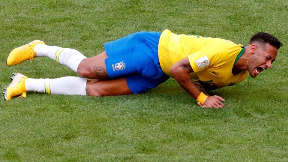 Hình ảnh world cup 2018 round mexico brazil in World Cup và những tựa game gây tranh cãi